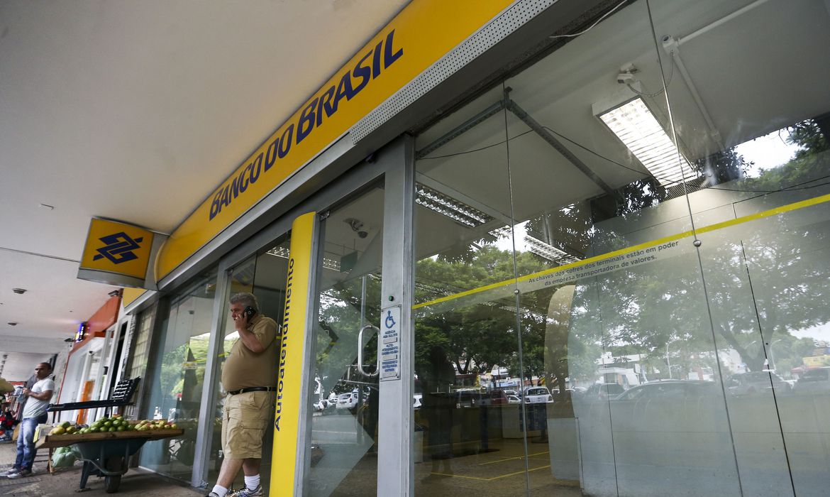 Banco do Brasil, Itaú e Santander reafirmaram em nota que não cobrarão a tarifa de todos os clientes a partir de junho