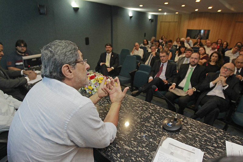 Imagem de Em evento do PT, Sérgio Gabrielli se posiciona contra Denice Santiago e reforça apoio à Vilma Reis