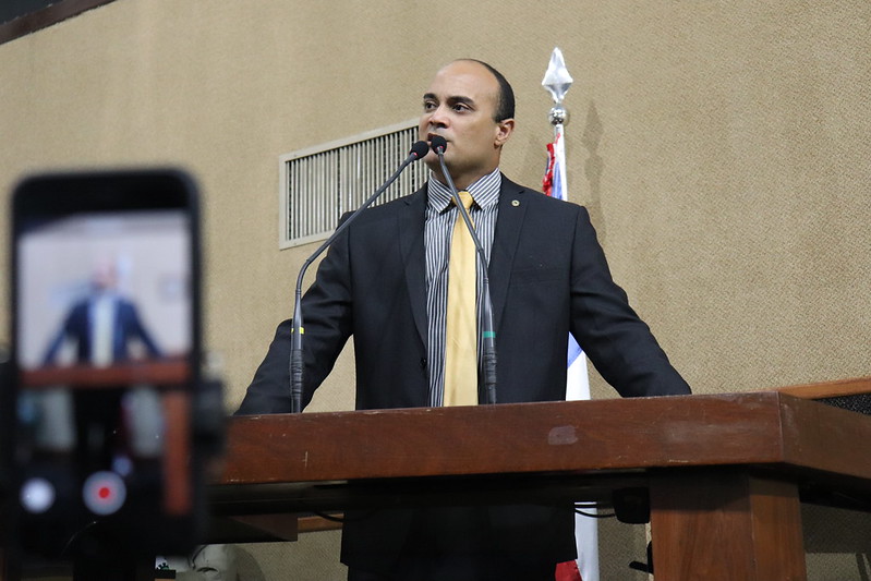Na imagem, o deputado estadual Capitão Alden na tribuna da AL-BA Na imagem, o deputado estadual Capitão Alden na tribuna da AL-BA