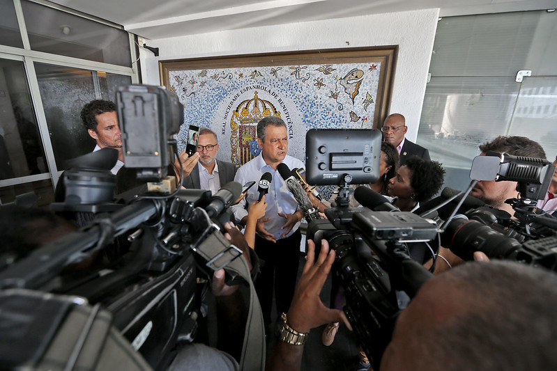 Imagem de Rui diz que respiradores anunciados para equipar hospitais na Bahia estão retidos nos EUA