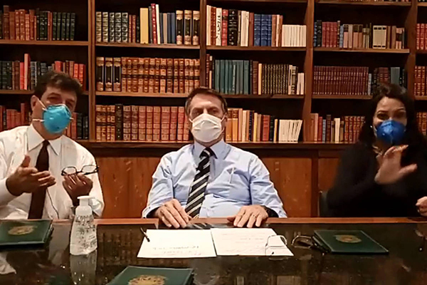 A máscara dessa gente que defende bolsonaro acima do país e do povo brasileiro precisa cair A máscara dessa gente que defende bolsonaro acima do país e do povo brasileiro precisa cair