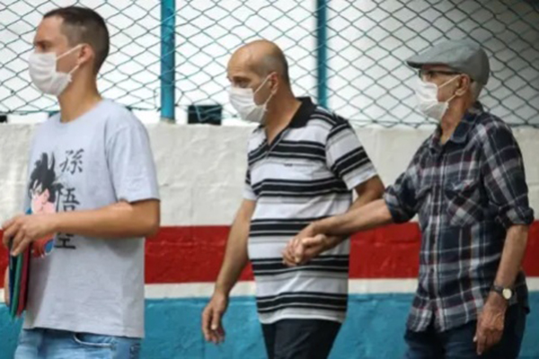 O número total de casos confirmados subiu de 61.888 para 66.501, sendo 4.613 novos casos registrados de ontem para hoje