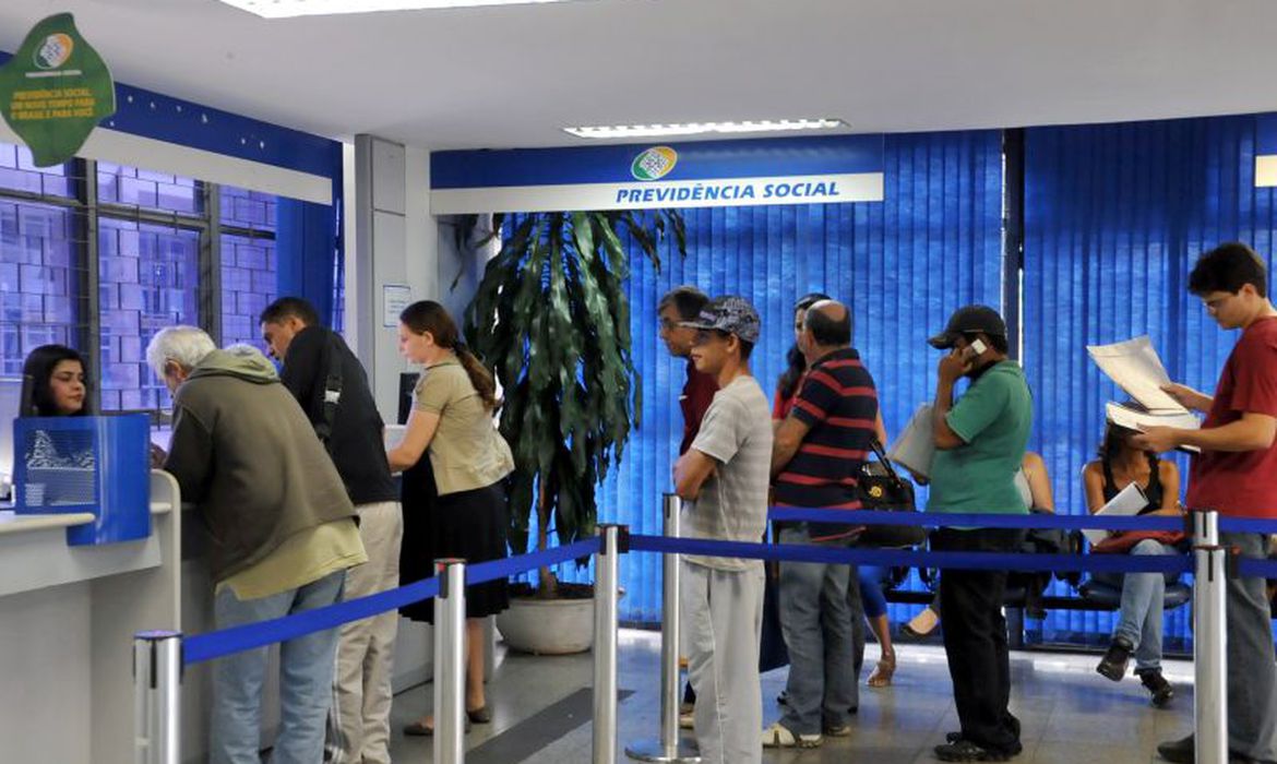 Imagem de INSS começa a liberar aposentadorias com as regras da reforma da Previdência