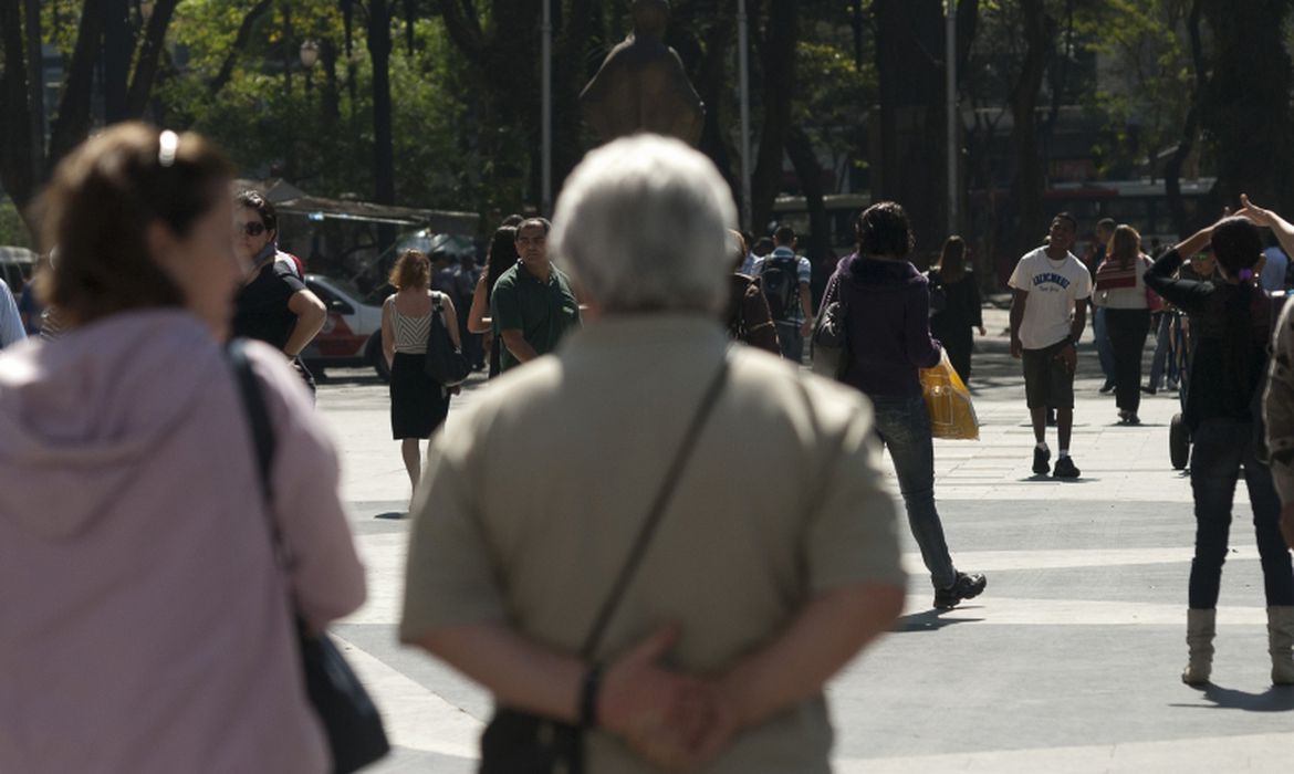 A pasta estimava que cerca 245 mil pessoas dessa faixa etária
