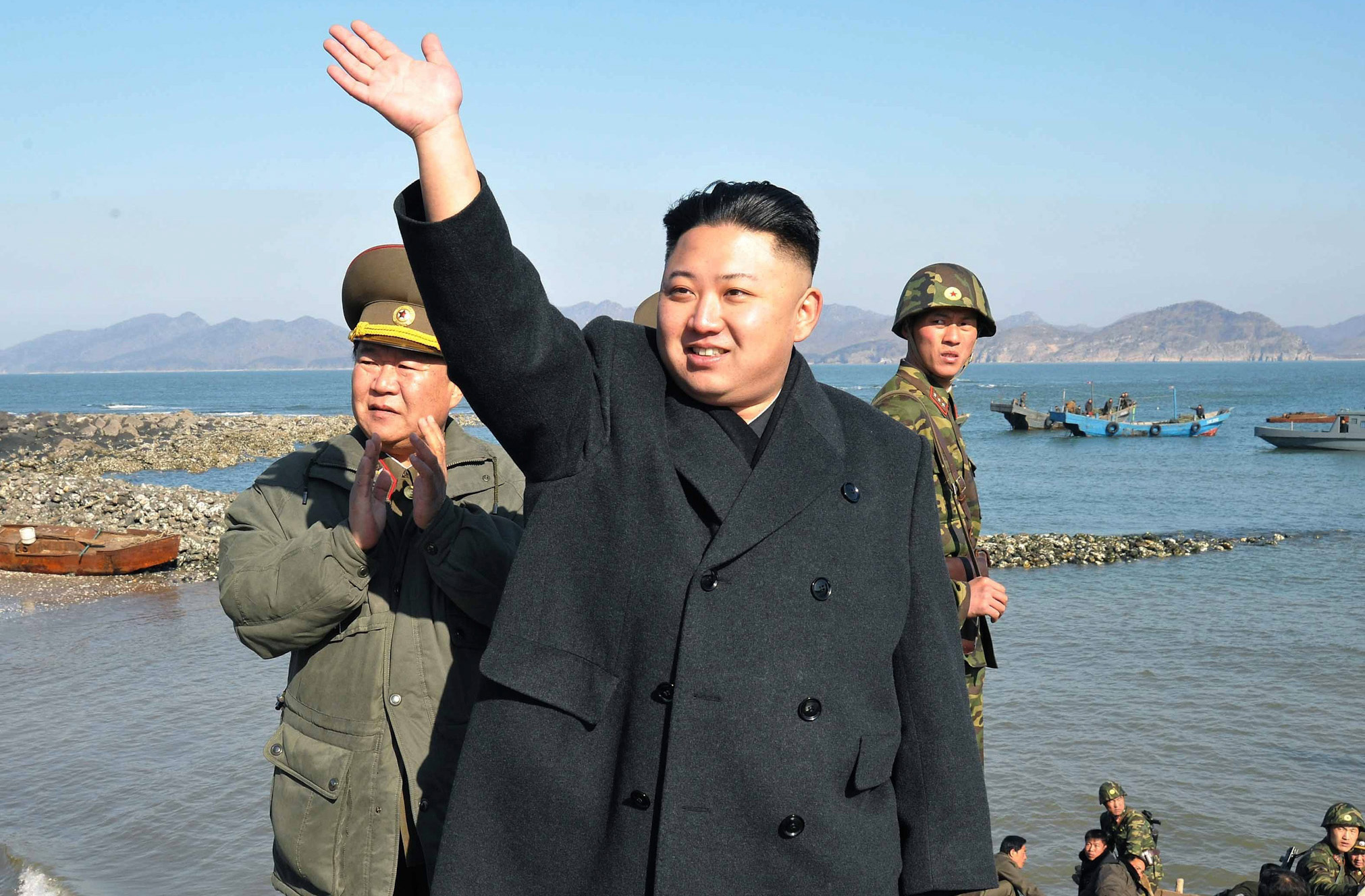 Imagem de Coreia do Norte leva ajuda humanitária a cidade em quarentena, diz governo