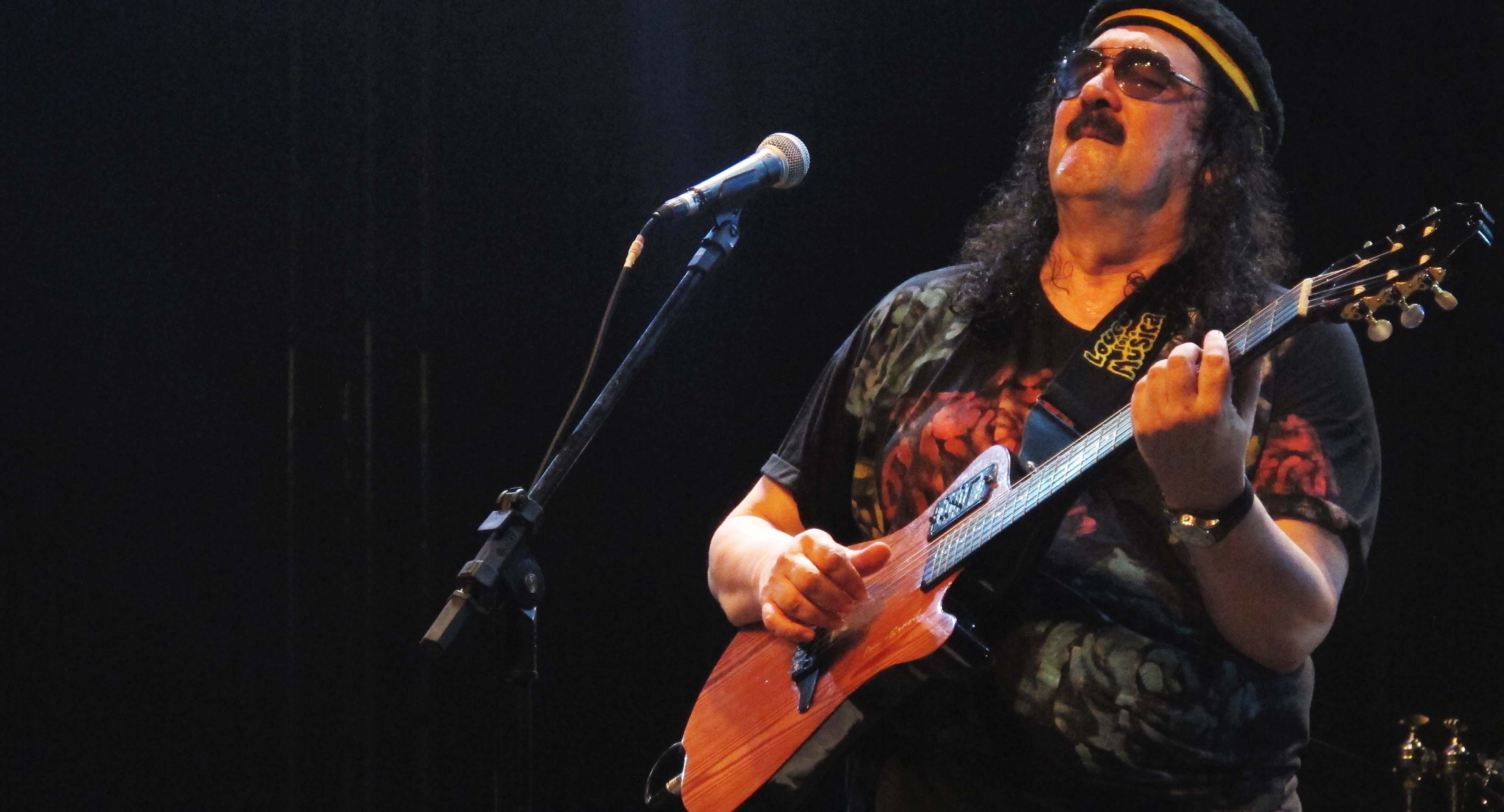 Eis aqui uma seleção de dez discos essenciais, que inclui os três primeiros gravados com os Novos Baianos