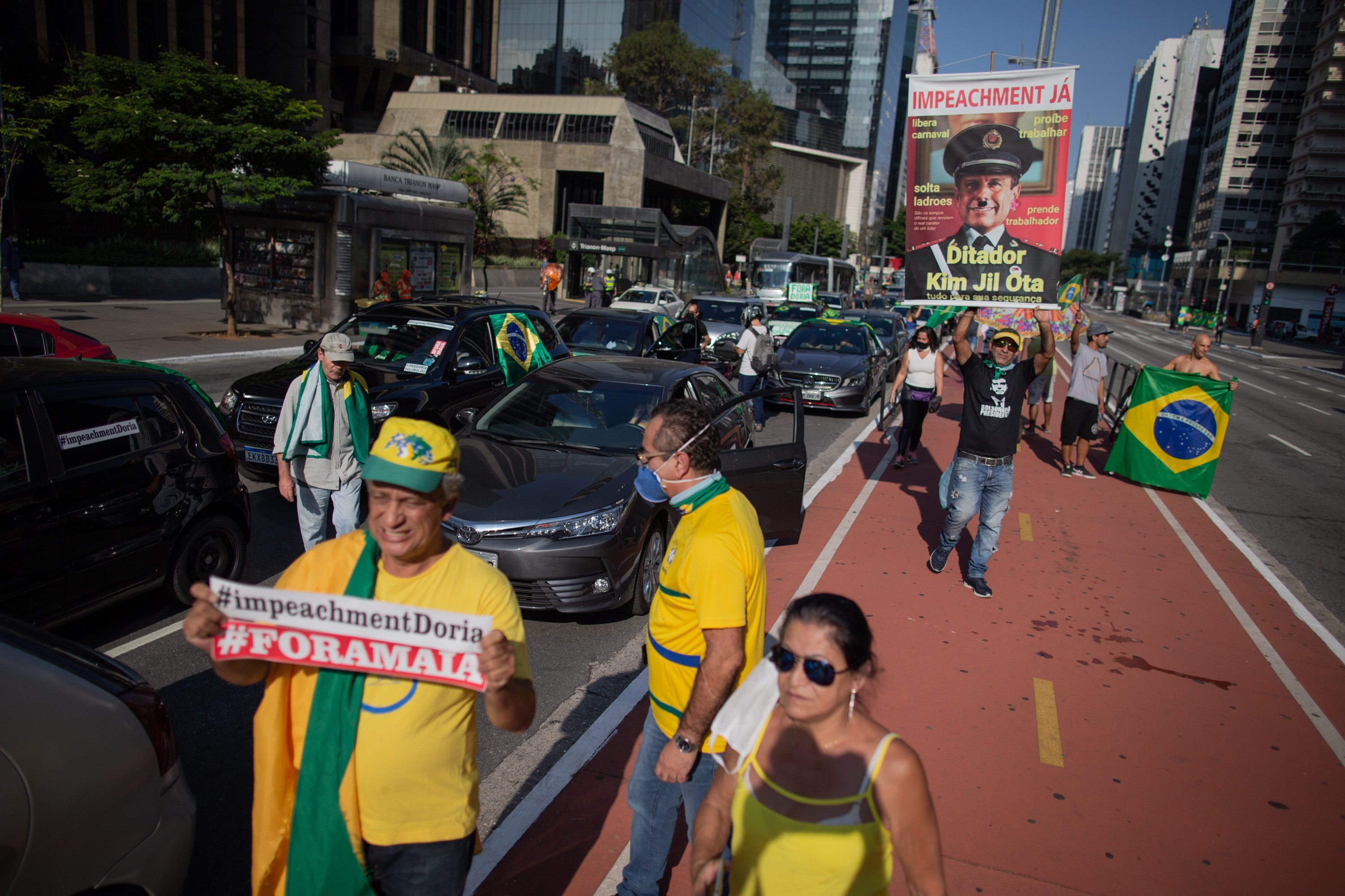 Imagem de Carreata em SP perde força, volta a atacar Doria e pede fim do isolamento social