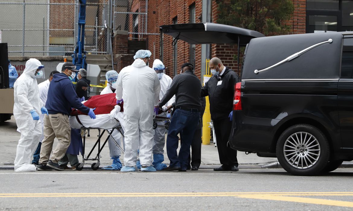 5,9 milhões de pessoas nos EUA já receberam uma dose de vacina