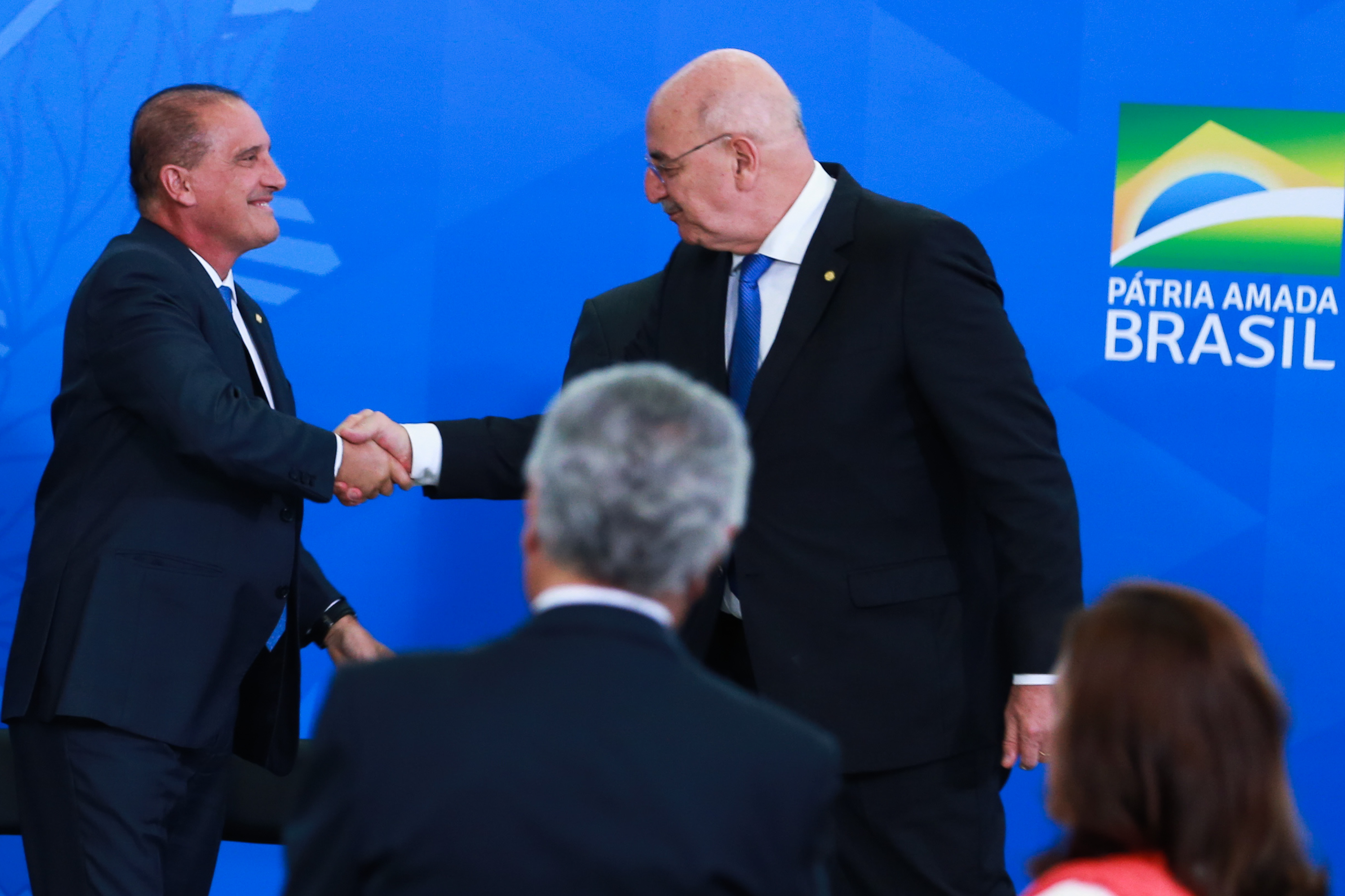 Imagem de Onyx defende demissão de Mandetta em conversa com Osmar Terra, diz TV Imagem de Onyx defende demissão de Mandetta em conversa com Osmar Terra, diz TV