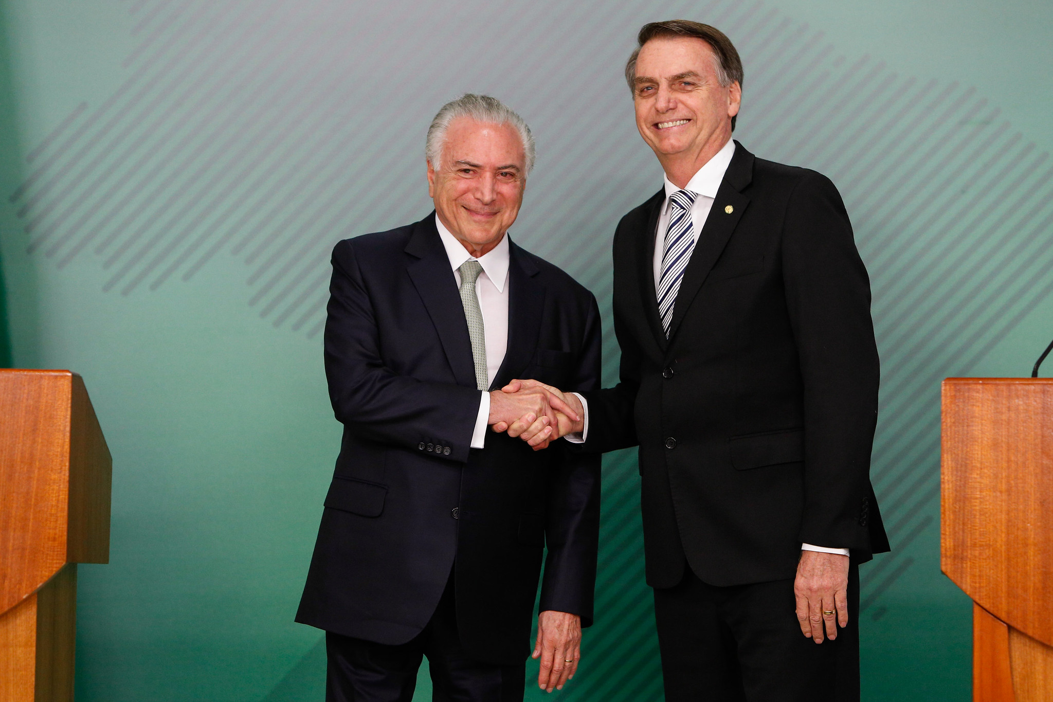 Os ex-presidentes Michel Temer (MDB) e Jair Bolsonaro (PL) Os ex-presidentes Michel Temer (MDB) e Jair Bolsonaro (PL)
