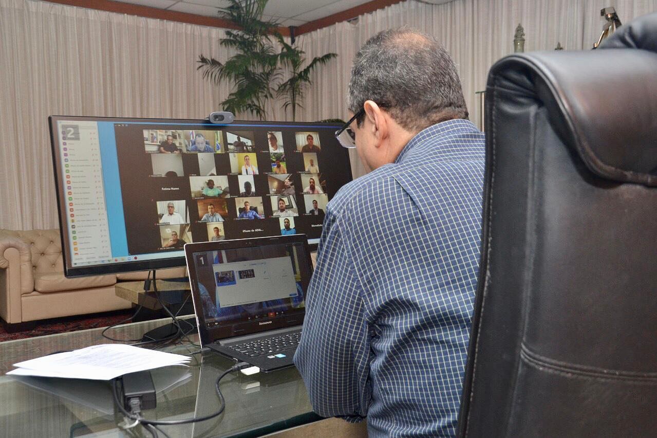 Na imagem, o presidente da AL-BA, Nelson Leal (PP), durante videoconferência com os demais deputados