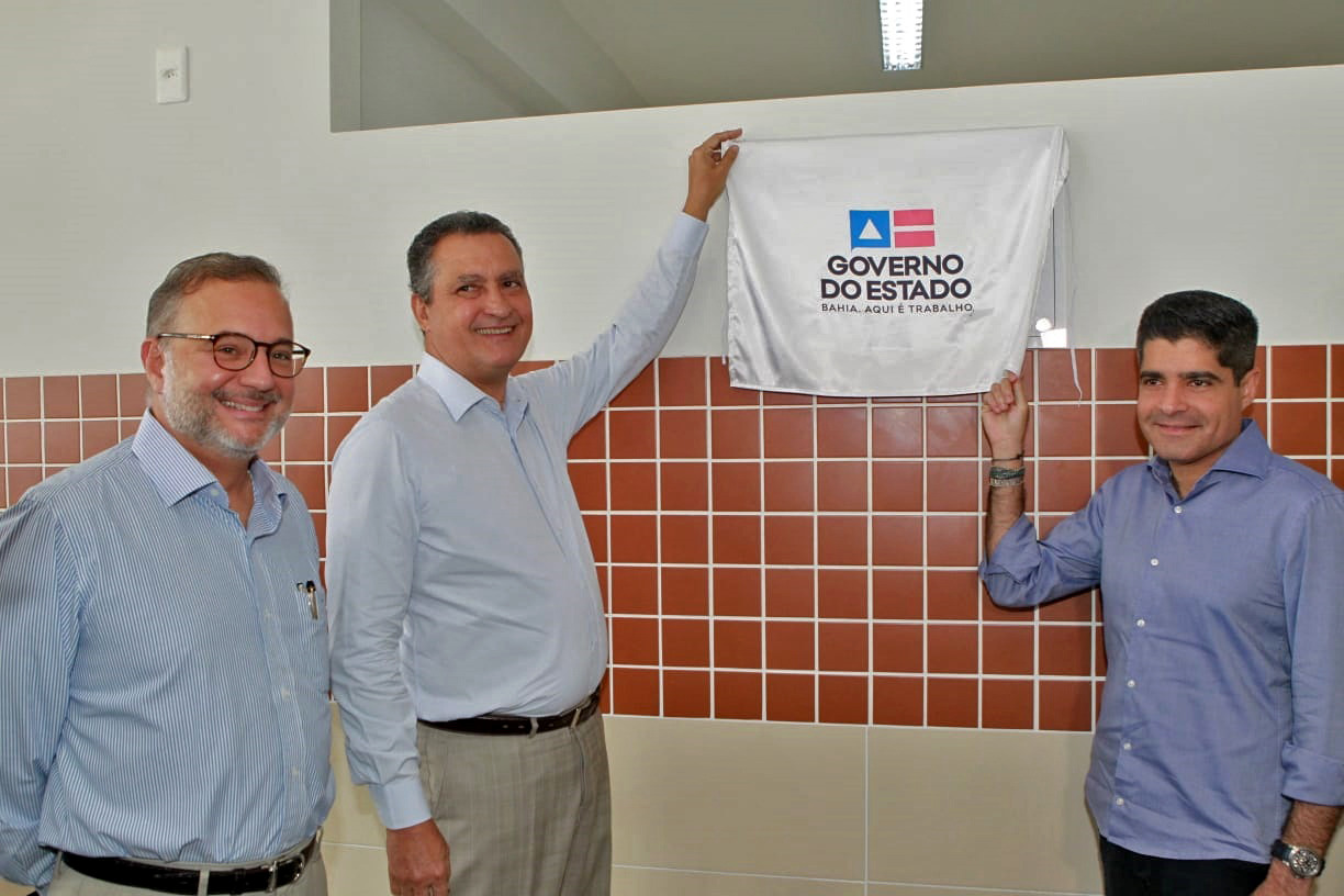 Imagem de Governo e Prefeitura entregam Unidade de Saúde no bairro de Itapuã