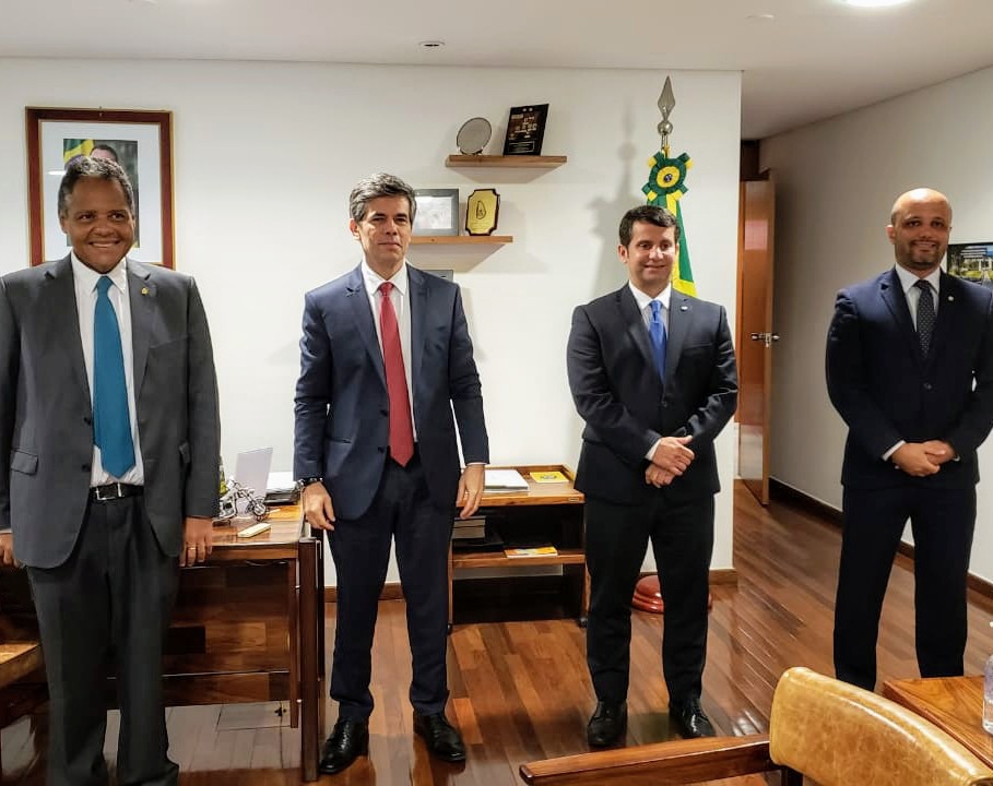 Imagem de Antonio Brito se reúne com ministro Nelson Teich para debater ações de combate ao coronavírus