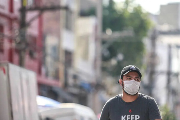 Prefeitura do Rio decidiu suspender as aulas presenciais na rede municipal de ensino, mas shoppings poderão funcionar durante 24 horas