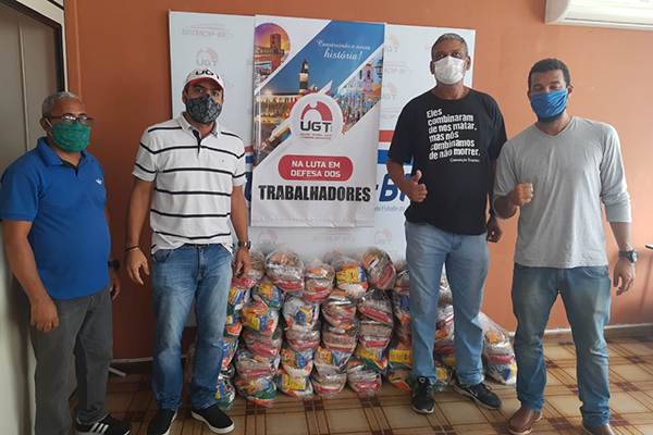 Os donativos são entregues na sede da UGT-BA