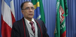 O presidente do TJBA reduziu aproximadamente, R$ 3.200.000,00 (Três milhões e duzentos mil reais) nos contratos O presidente do TJBA reduziu aproximadamente, R$ 3.200.000,00 (Três milhões e duzentos mil reais) nos contratos