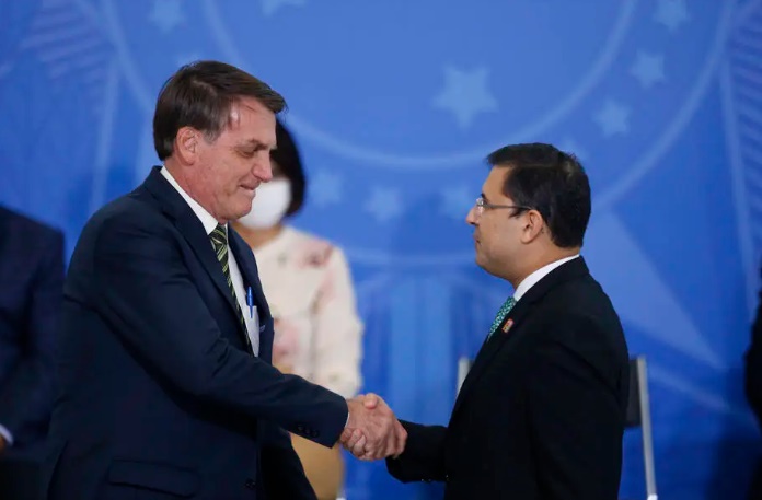 O presidente Jair Bolsonaro na posse do advocado-geral da União