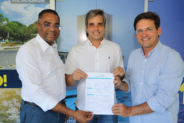 O presidente estadual do PRB, Márcio Marinho, o vereador Alberto Braga, e o deputado federal João Roma