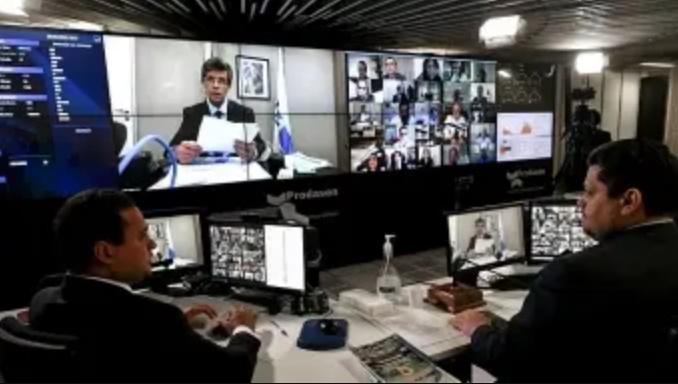 O ministro da Saúde, Nelson Teich, em audiência pública no Senado. 