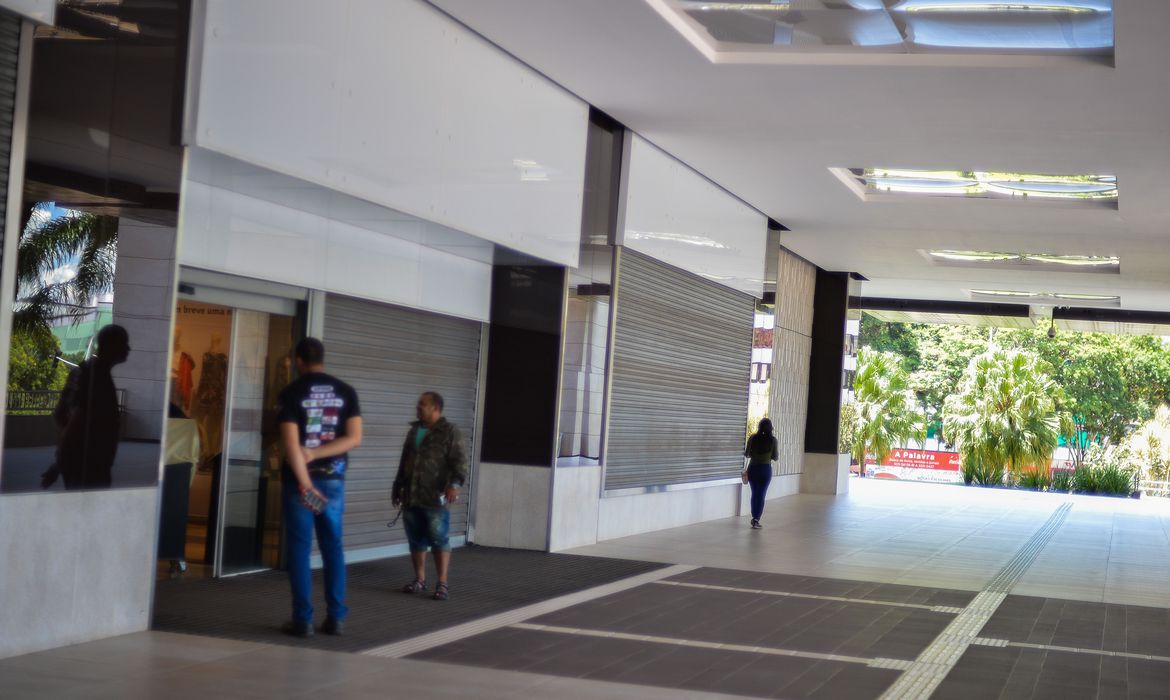 Imagem de Coronavírus: MP tenta impedir reabertura do comércio no DF