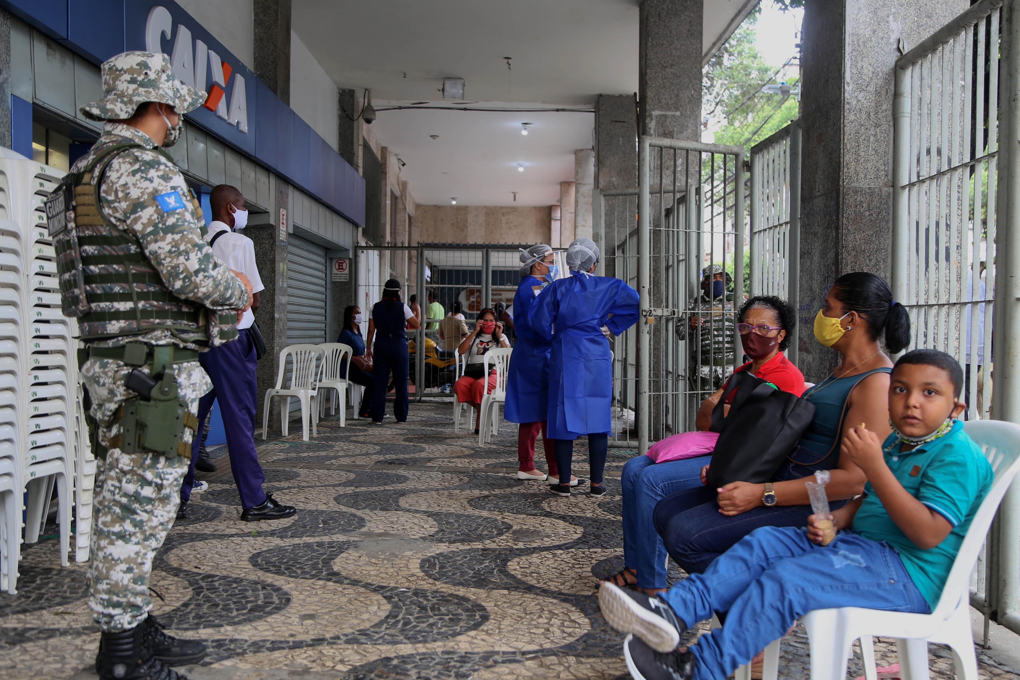 Imagem de Caixa paga hoje auxílio emergencial para nascidos em abril