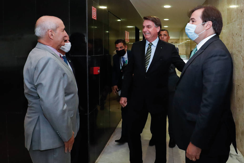 Jair Bolsonaro durante encontro com Rodrigo Maia, presidente da câmara