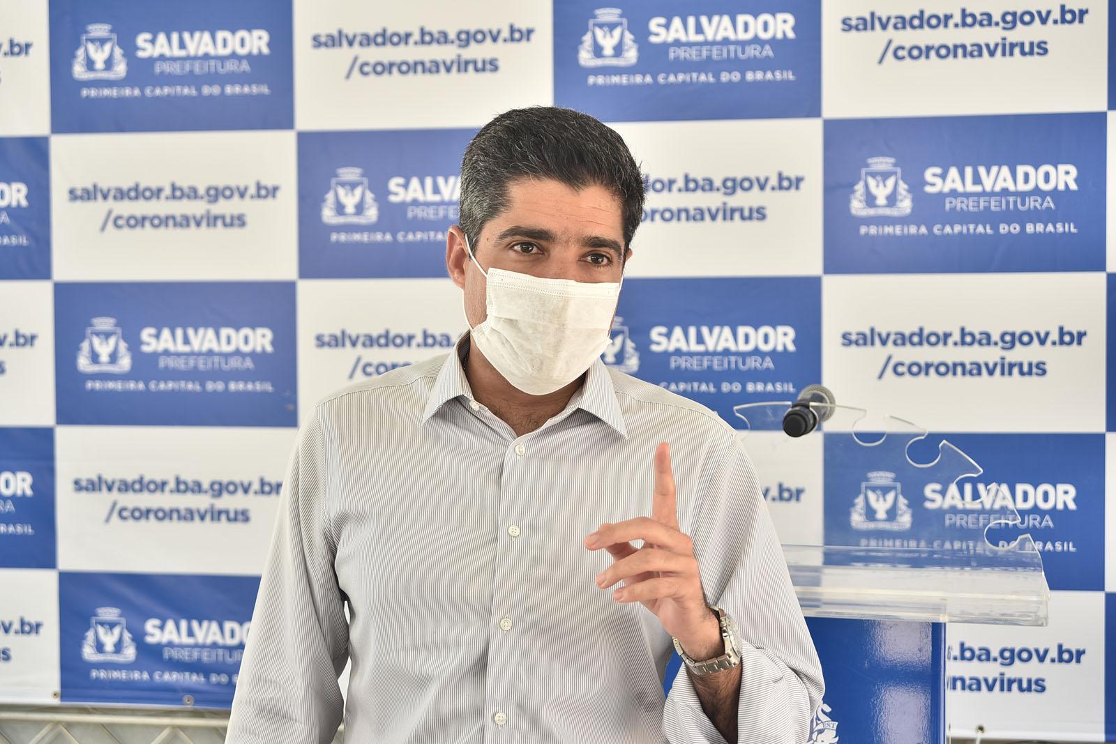 Imagem de Neto volta a subir tom contra Governo Federal diante aglomerações nos entornos da Caixa