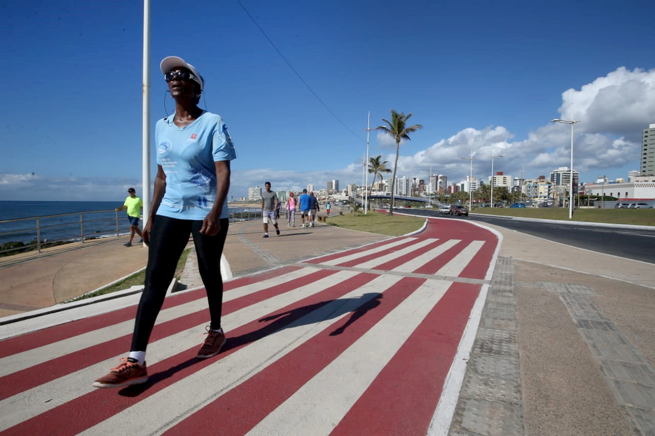 Imagem de ACM Neto decide interditar calçadão em trecho da orla para evitar aglomerações