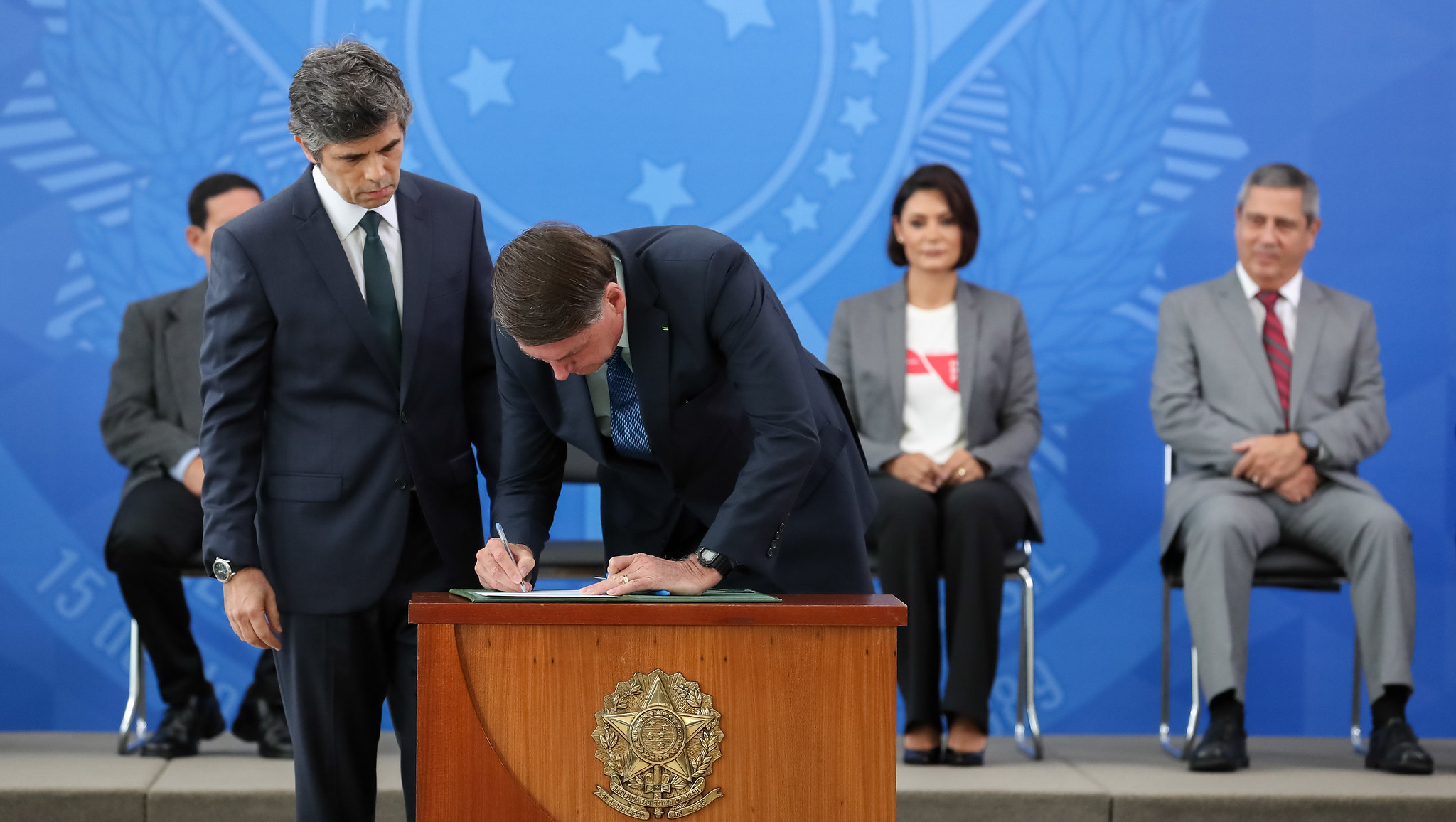 Imagem de Exoneração de Nelson Teich é publicada no Diário