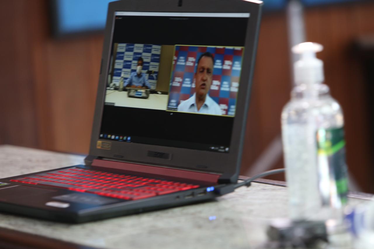 Prefeito ACM Neto em transmissão com o governador Rui Costa