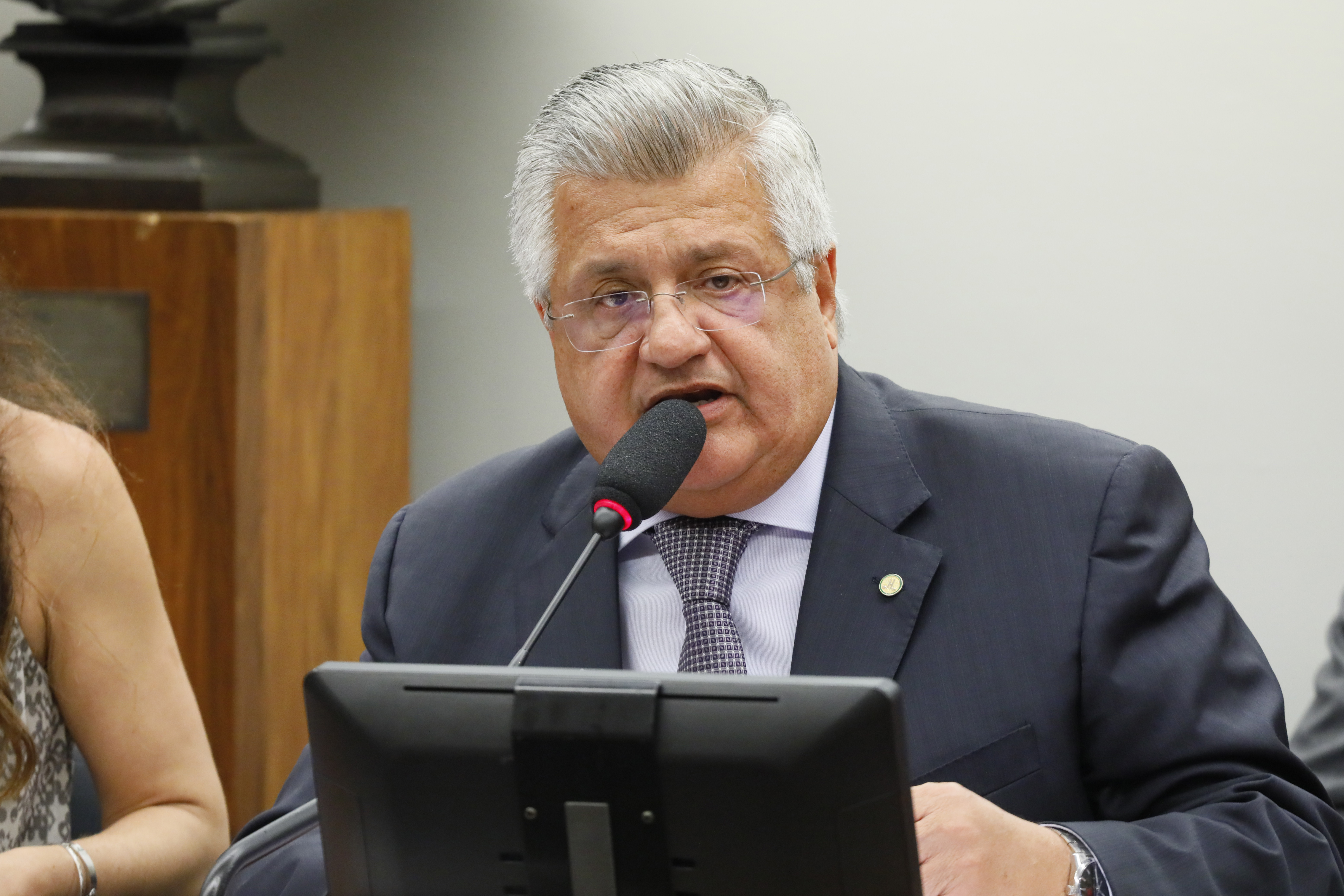 Projeto de lei que concede auxílio a trabalhadores do Carnaval e São João é de autoria do deputado federal Bacelar (Podemos)