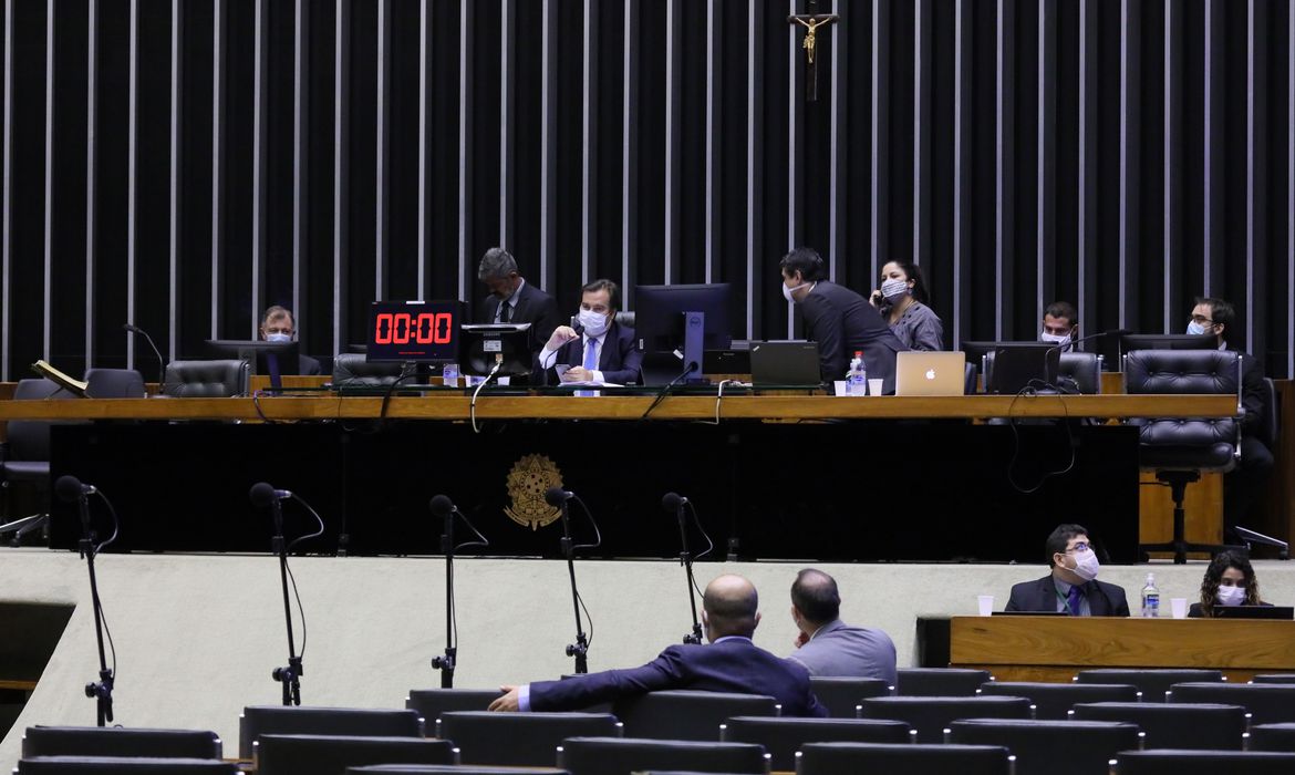 Texto autoriza a União a descumprir a chamada “regra de ouro”