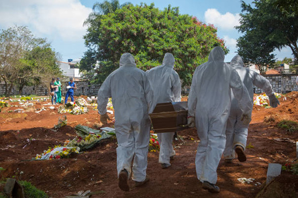 Imagem de Brasil supera a marca de 120 mil mortos por coronavírus e chega a 3,8 milhões de casos Imagem de Brasil supera a marca de 120 mil mortos por coronavírus e chega a 3,8 milhões de casos