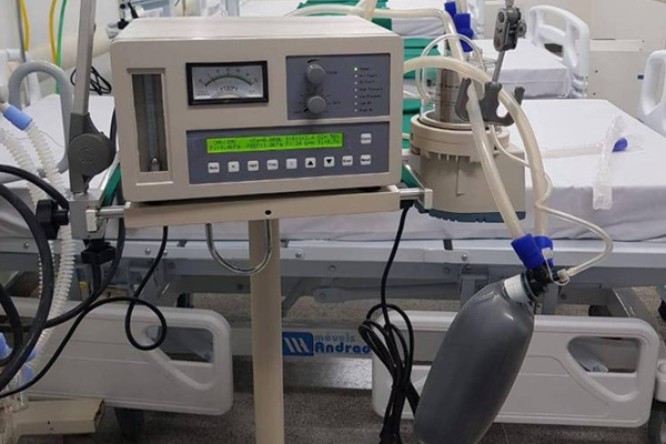 Respirador para atendimento de pacientes em estado grave infectados pelo novo coronavírus