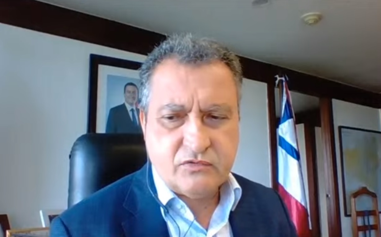 Imagem de Rui diz que poderá recorrer à Justiça Federal para contratar médicos formados fora do país