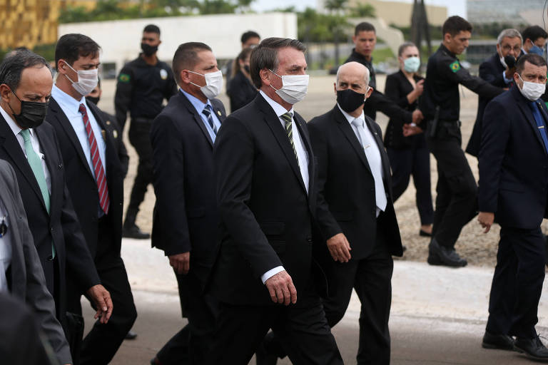 Ceticismo de Bolsonaro, desacordos com Congresso e falta de coordenação atrasam efeito das medidas Ceticismo de Bolsonaro, desacordos com Congresso e falta de coordenação atrasam efeito das medidas