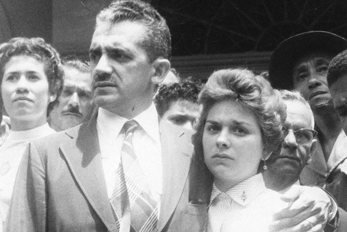 O governador de Alagoas Sebastião Marinho Muniz Falcão com a mulher, Alba Mendes, em foto de 1957