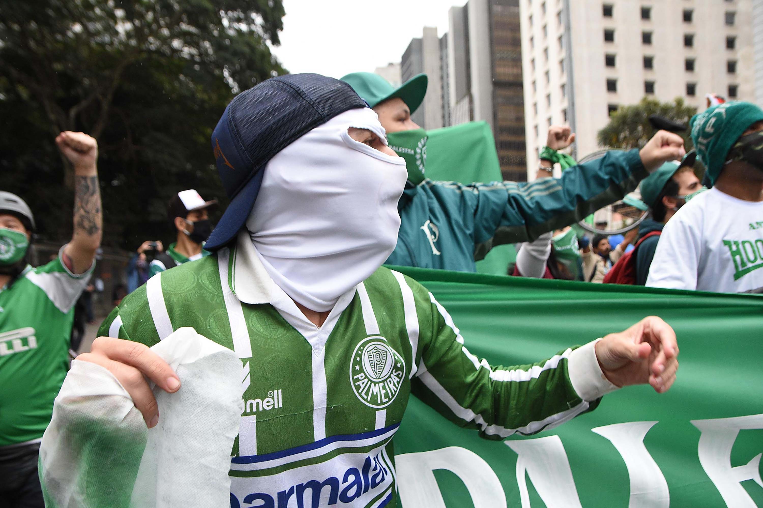 Imagem de Domingo frio em SP tem protestos esvaziados contra e a favor de Bolsonaro