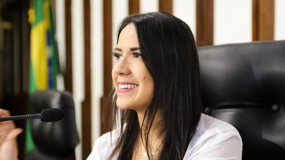 Imagem de Talita Oliveira anuncia que abrirá mão da licença maternidade para fiscalizar ações do Consórcio Nordeste Imagem de Talita Oliveira anuncia que abrirá mão da licença maternidade para fiscalizar ações do Consórcio Nordeste