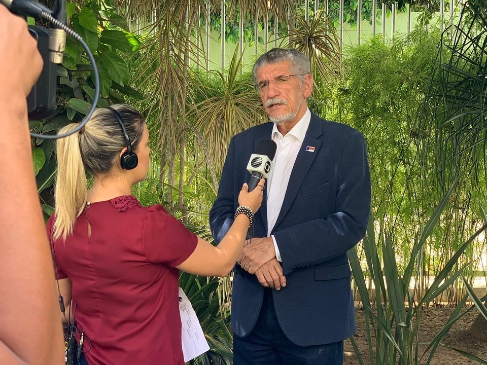 Na imagem, o prefeito da cidade, Herzem Gusmão, do MDB