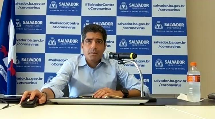 Imagem de Após aglomeração no Farol, Neto decide bloquear orla do Porto da Barra até Ondina