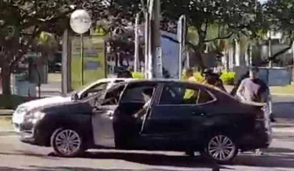 Imagem de Polícia prende bolsonarista que atirou fogos em direção ao STF, diz site
