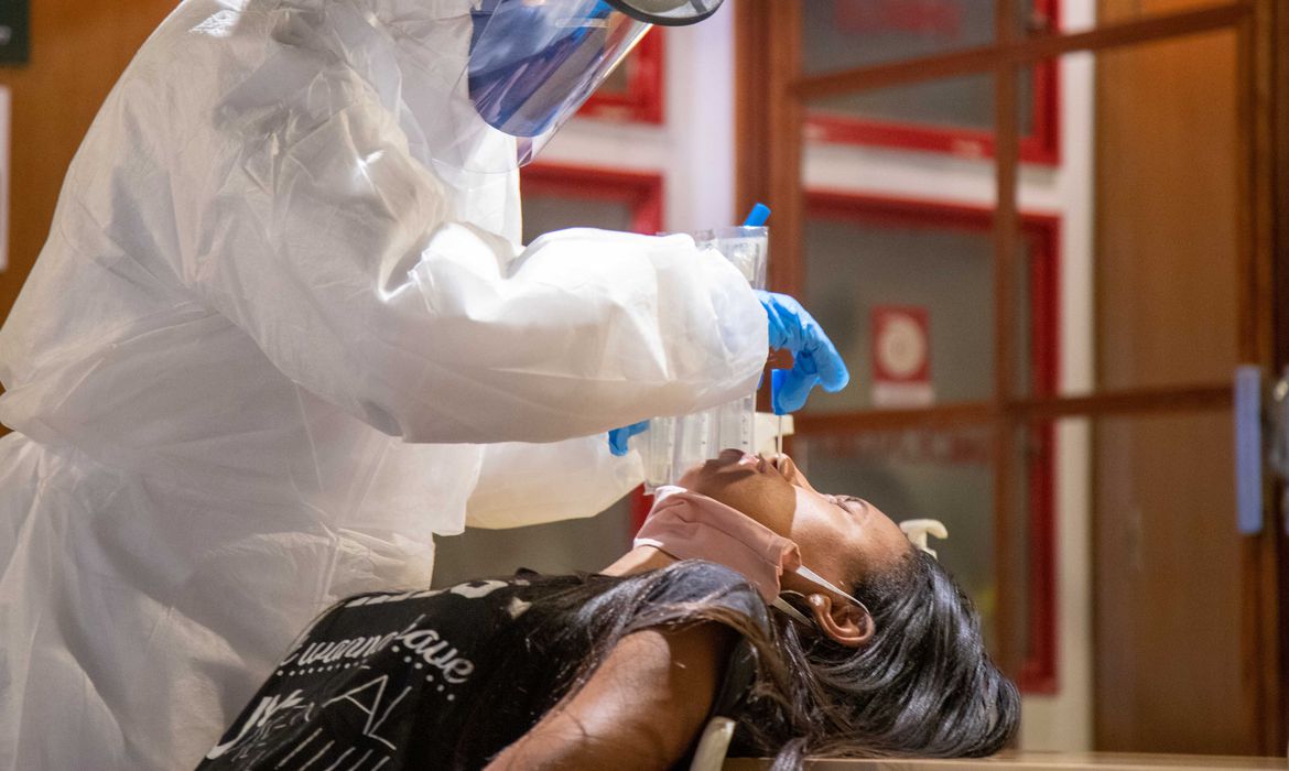 Em 24 horas, 5.380 pacientes deram positivo para novo coronavírus Em 24 horas, 5.380 pacientes deram positivo para novo coronavírus