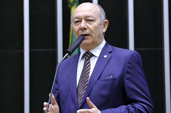 Deputado federal José Nunes é um dos que pode bater em retirada da base do governo para apoiar ACM Neto Deputado federal José Nunes é um dos que pode bater em retirada da base do governo para apoiar ACM Neto