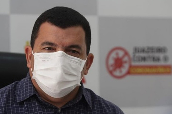 O prefeito de Juazeiro, no norte da Bahia, Paulo Bonfim O prefeito de Juazeiro, no norte da Bahia, Paulo Bonfim