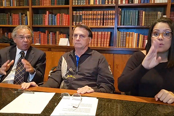 Live da semana do presidente Jair Bolsonaro (sem partido) e com o ministro da Economia Paulo Guedes 