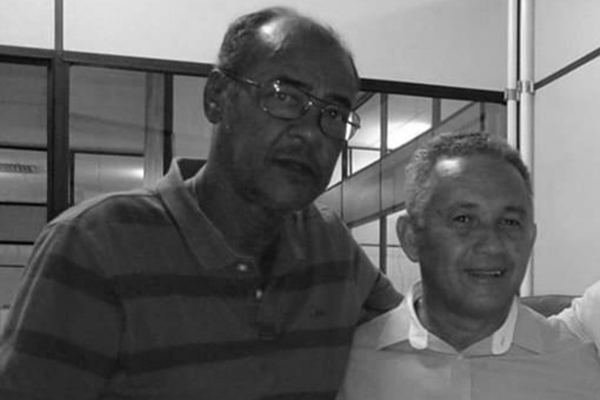 O ex-zagueiro do Esporte Clube Bahia Sapatão e o vereador Téo Senna O ex-zagueiro do Esporte Clube Bahia Sapatão e o vereador Téo Senna