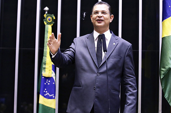 Sóstenes Cavalcante