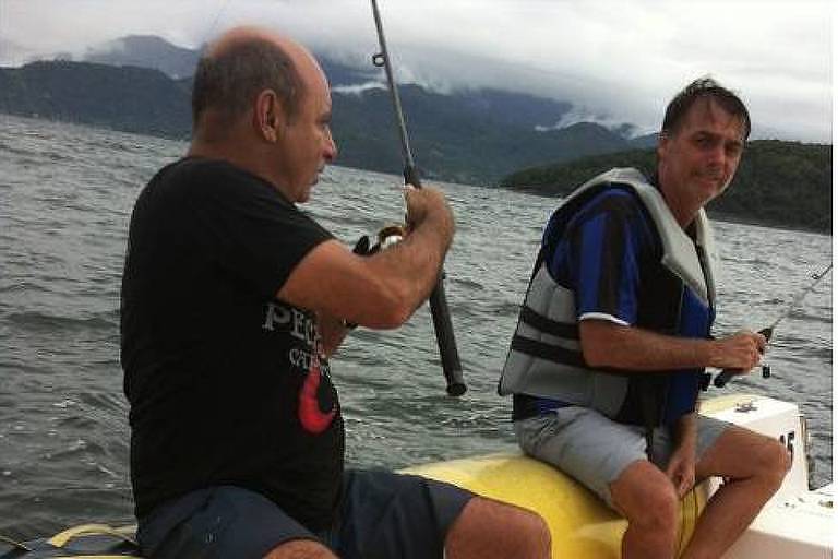 Imagem de Cheques de Michelle unem bolsonaristas e centrão em defesa de Bolsonaro