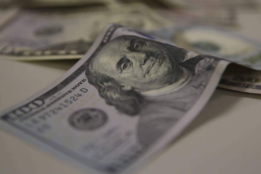 Número de milionários cresceu no mundo em 2019; consultoria prevê queda de 6% da riqueza no primeiro trimestre deste ano Número de milionários cresceu no mundo em 2019; consultoria prevê queda de 6% da riqueza no primeiro trimestre deste ano